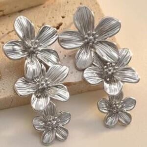 Big Statement Earrings Silvery Floral Earrings for Women Trendy Large Flower